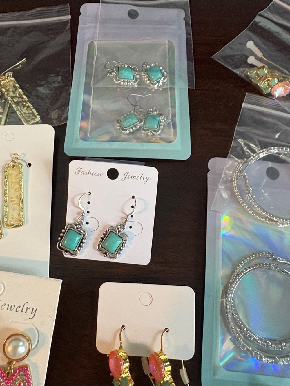 Lot of women’s fashion earrings - Picture 13 of 17